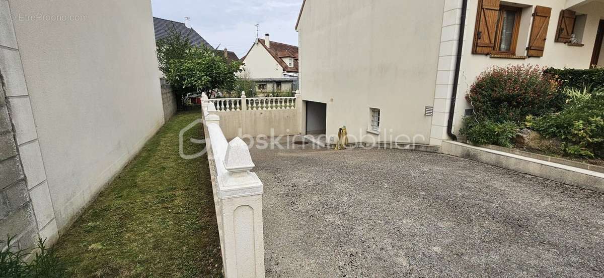 Maison à PONTAULT-COMBAULT