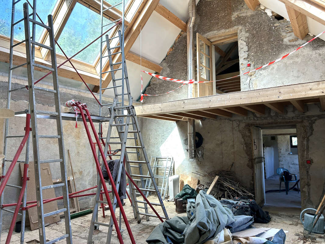 Maison à LURCY-LE-BOURG