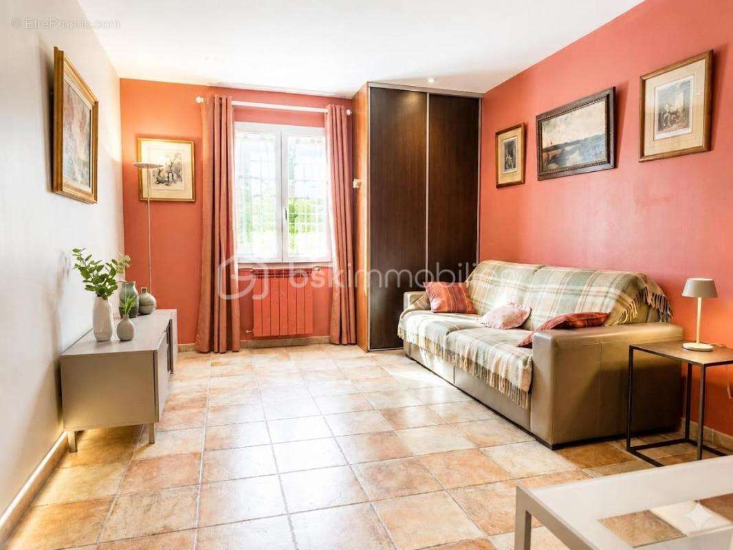 Maison à FLASSANS-SUR-ISSOLE