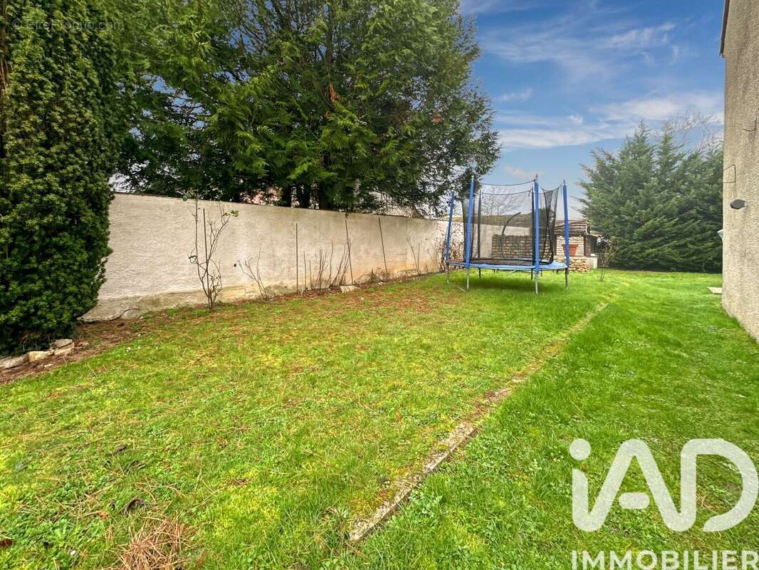 Photo 9 - Maison à VILLEBLEVIN