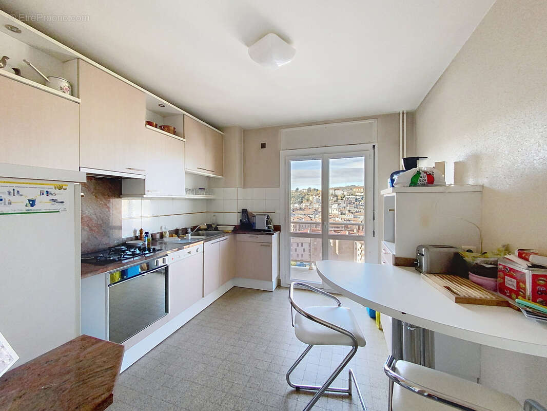 Appartement à SAINT-ETIENNE