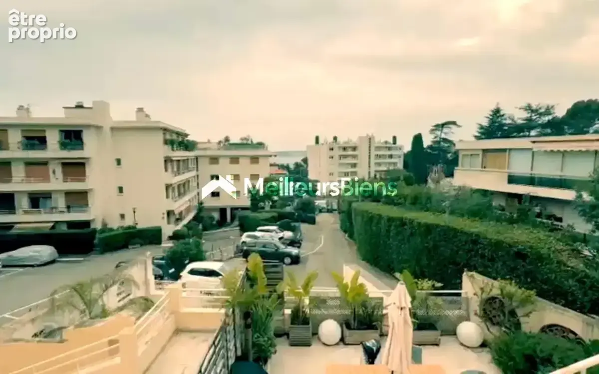 Cannes-Maréchal Juin : 3-4 pièces rénové atypique, jardin et terrasse - photo 11