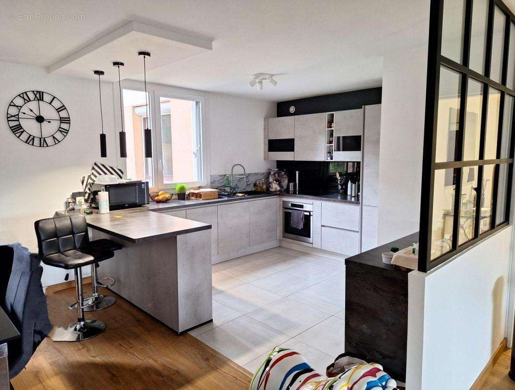 Appartement à OULLINS