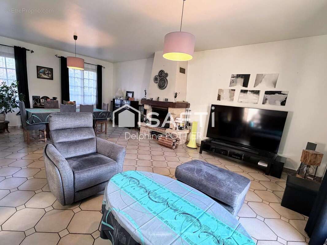 Maison 151 m² à Crepy-En-Valois  - photo 3