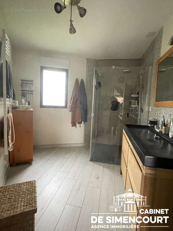 Maison à SAINS-EN-AMIENOIS