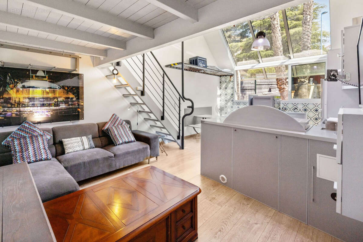 Maison à MANDELIEU-LA-NAPOULE