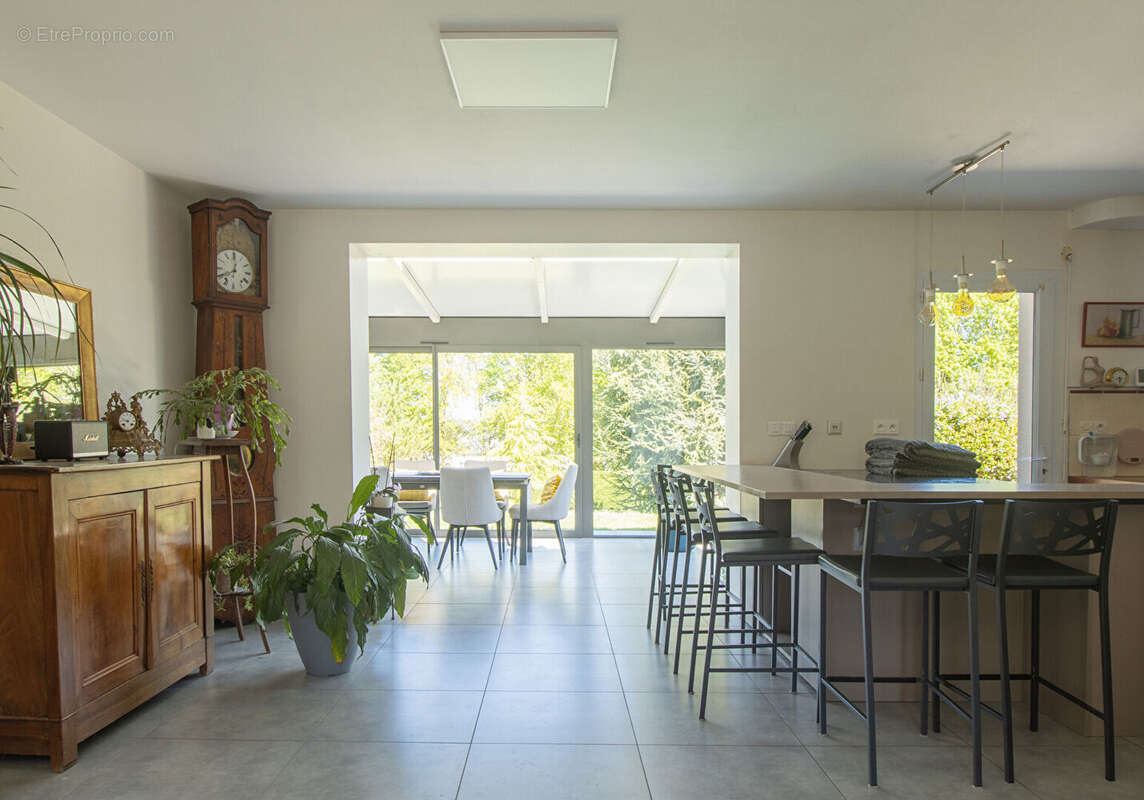 Maison à LONGUE-JUMELLES