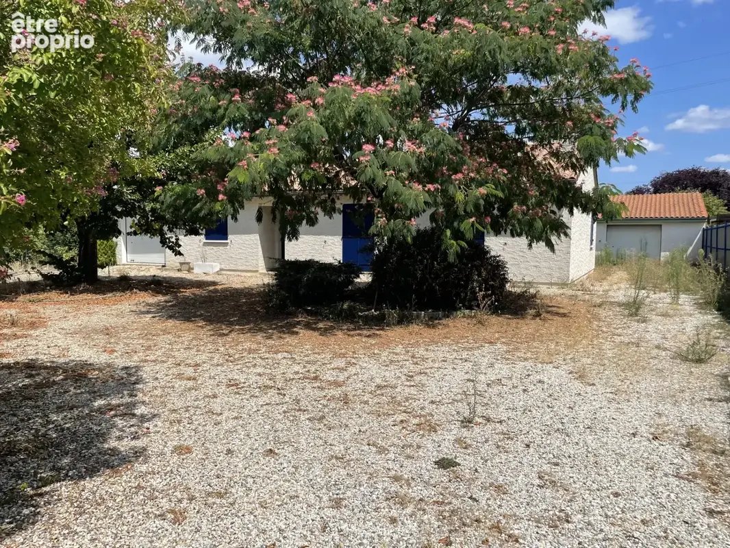 Cognac maison de plain pied de 114 m2 jardin 2 garages 3 chambres - photo 2