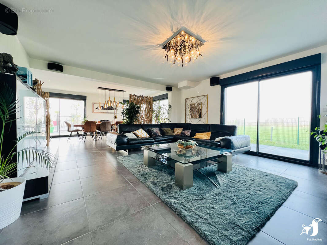 Maison à FONTAINE-AU-PIRE