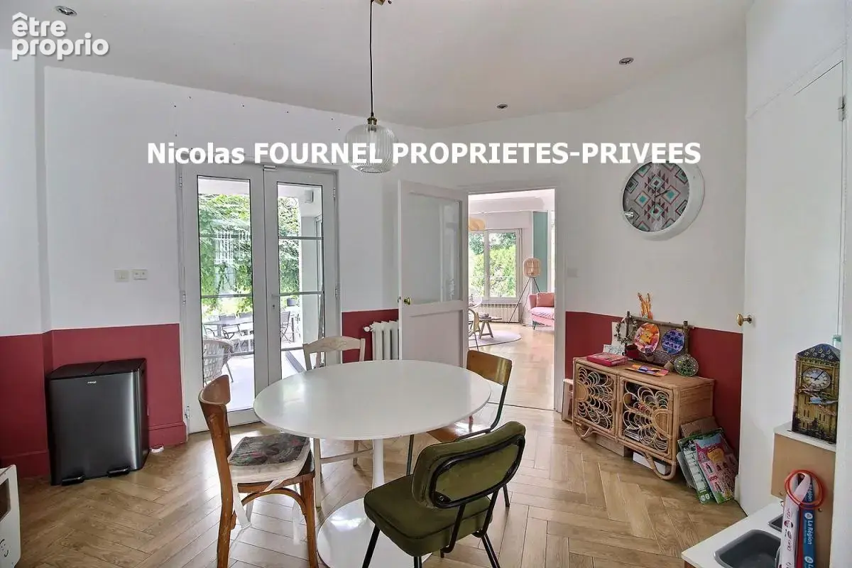 Saint Etienne maison de Maître de 275 m²  5 chambres, avec piscine, dépendance et carport sur 1900m² de terrain - photo 9