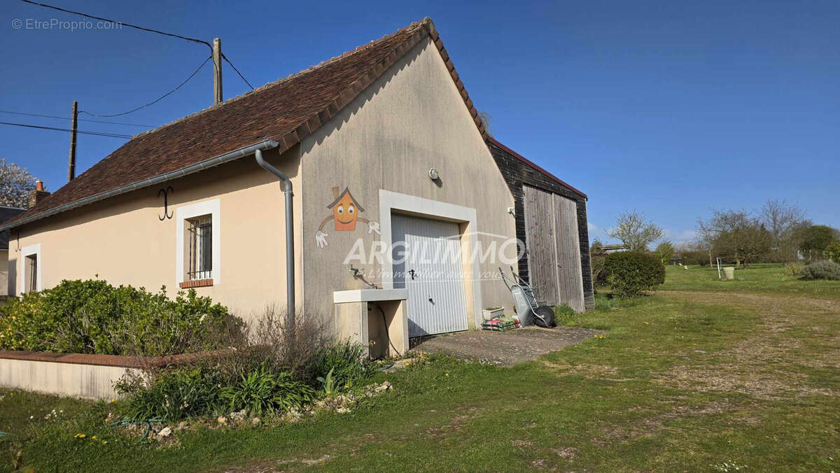 Maison à BESSE-SUR-BRAYE