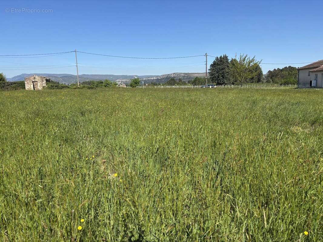 Terrain à SAINT-ETIENNE-DE-FONTBELLON
