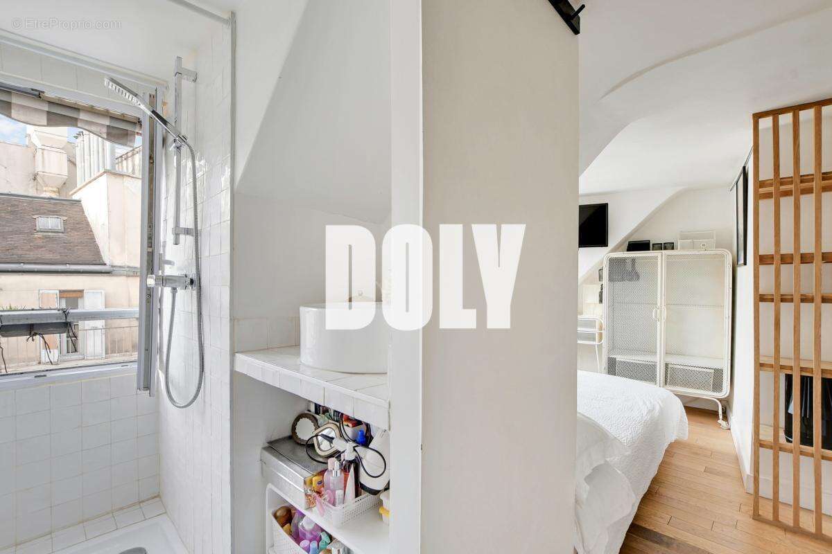 Appartement à PARIS-1E