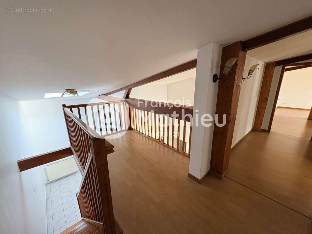 Secteur Villars : Maison de village 131m2 hab - 3ch + garage - photo 4