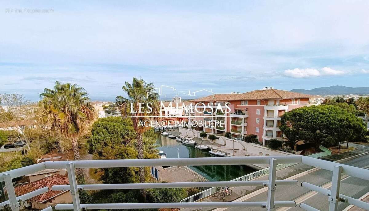 PORT-FREJUS, Appartement 4 pièces de 108m² avec très grand garage et cave - photo 8