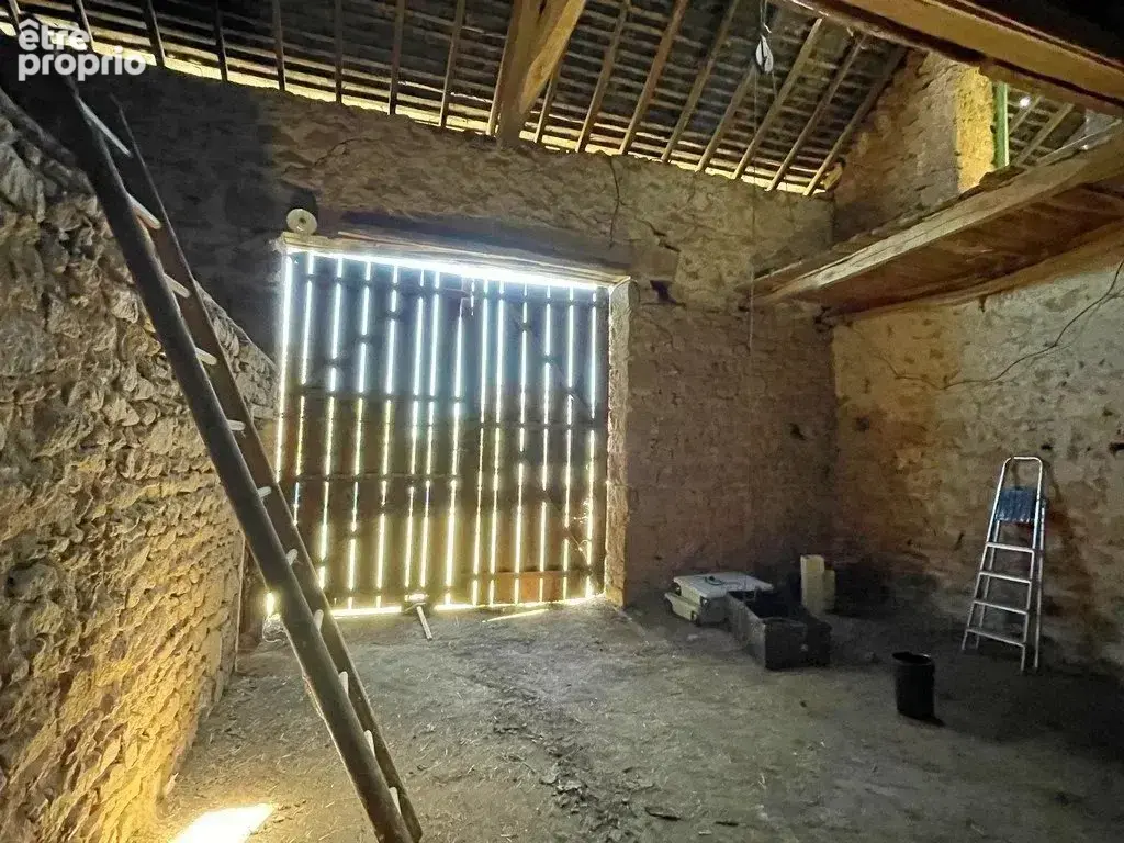 Exclusivité: Bourgogne, Parc du Morvan, Secteur ALLIGNY EN MORVAN : Corps de ferme à rénover sur plus de 3 000 m² de terrain - photo 17