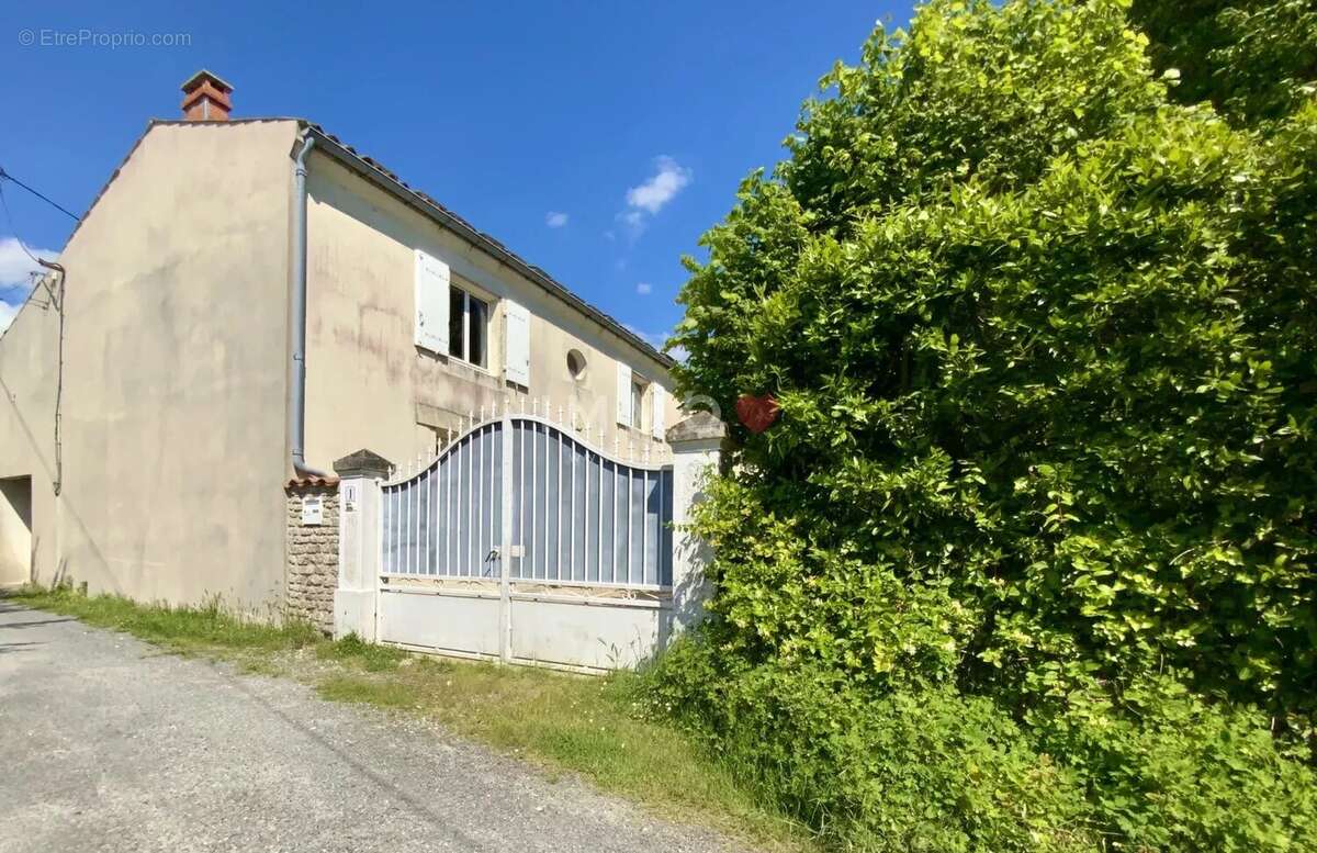 Maison à SAINT-FORT-SUR-GIRONDE