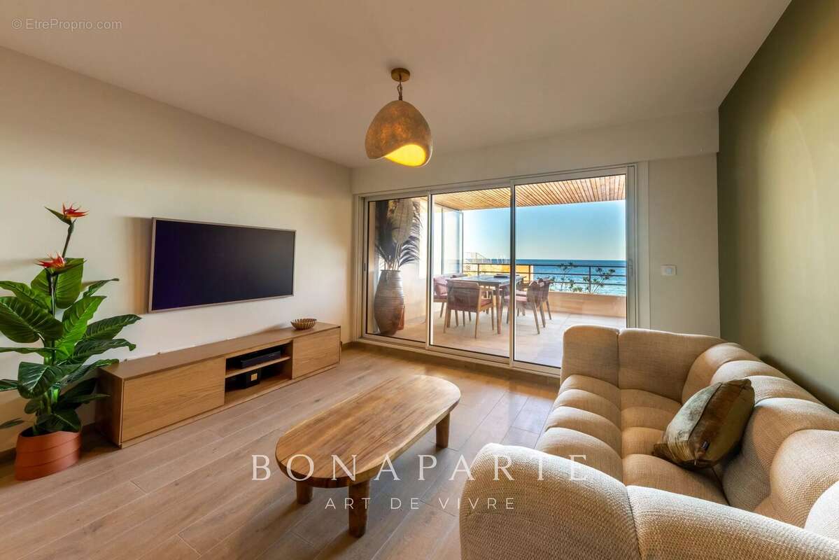VUE MER PANORAMIQUE : Appartement T2 d’exception de 52 m² pieds dans l’eau - photo 6