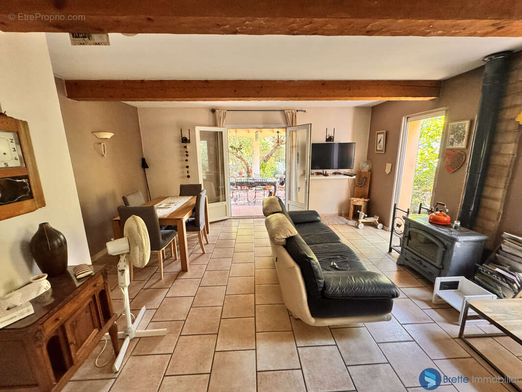 Le revest les eaux - maison - 110 m - dependance - bassin - photo 8