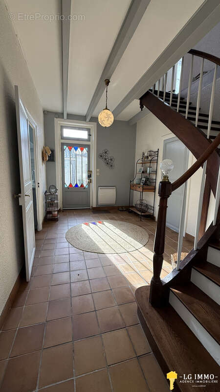 Maison à BRIE-SOUS-MORTAGNE