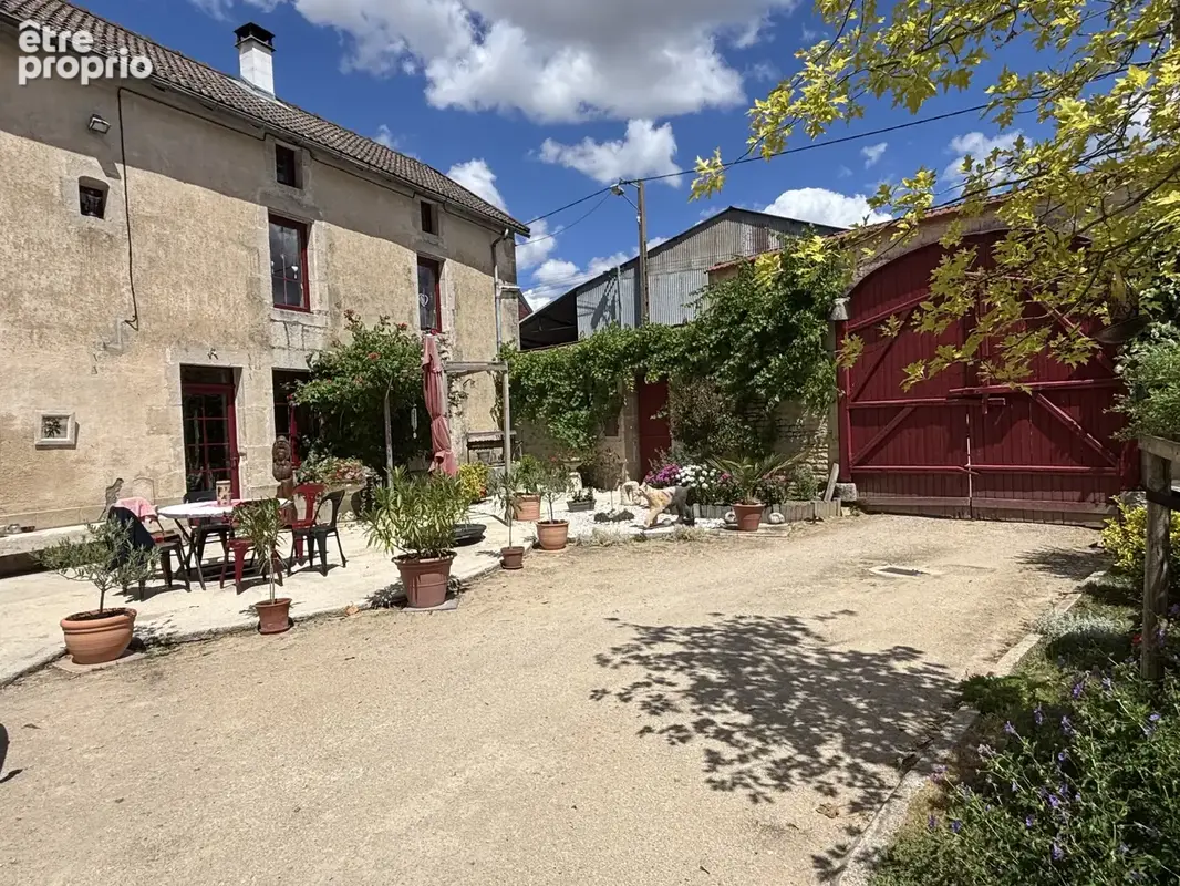 Maison 7 pièces 190 m² · à Ampilly-le-Sec · 190 m² · 266 060 €