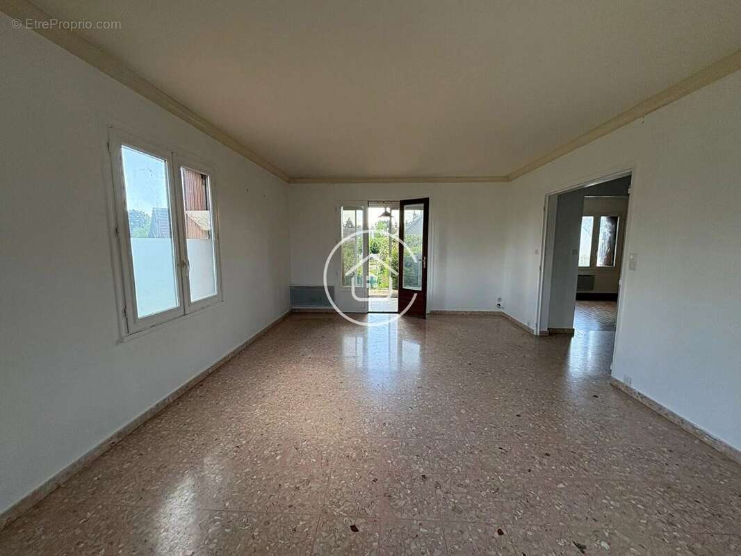 Maison à SAINT-GERVAIS-LA-FORET