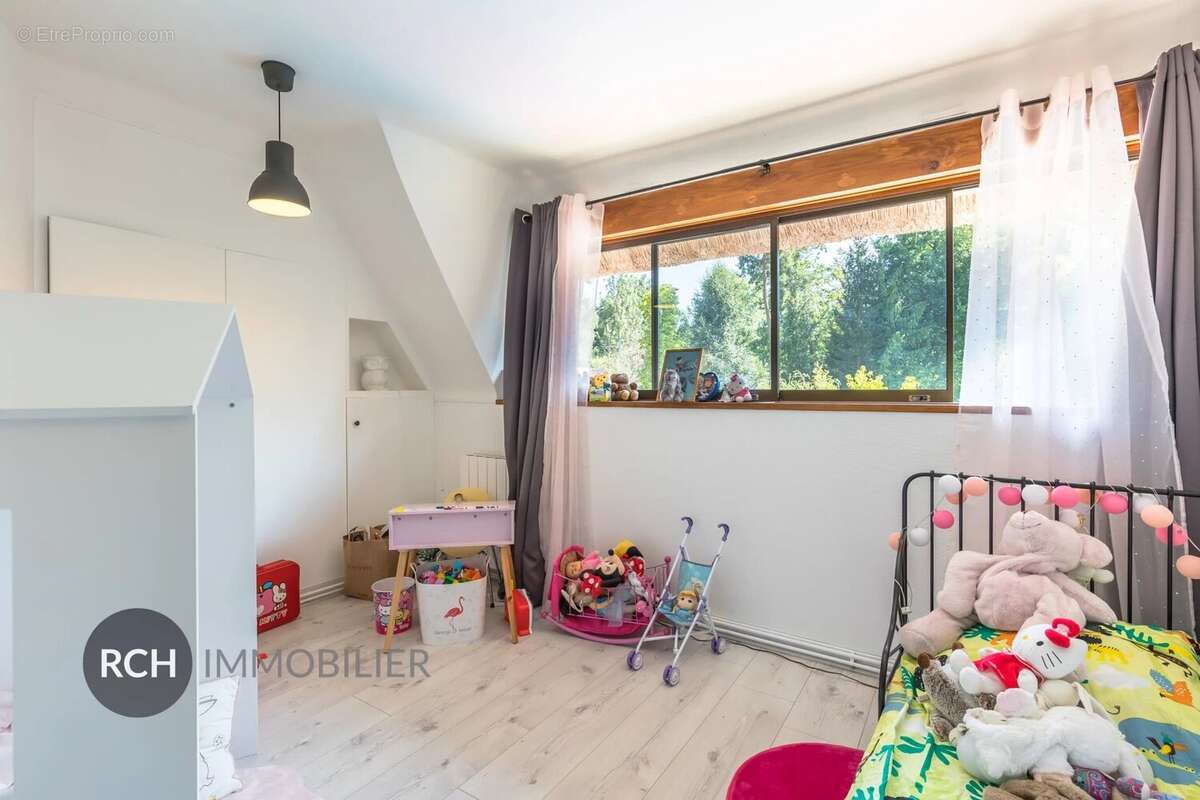 Maison à MONTFORT-L'AMAURY