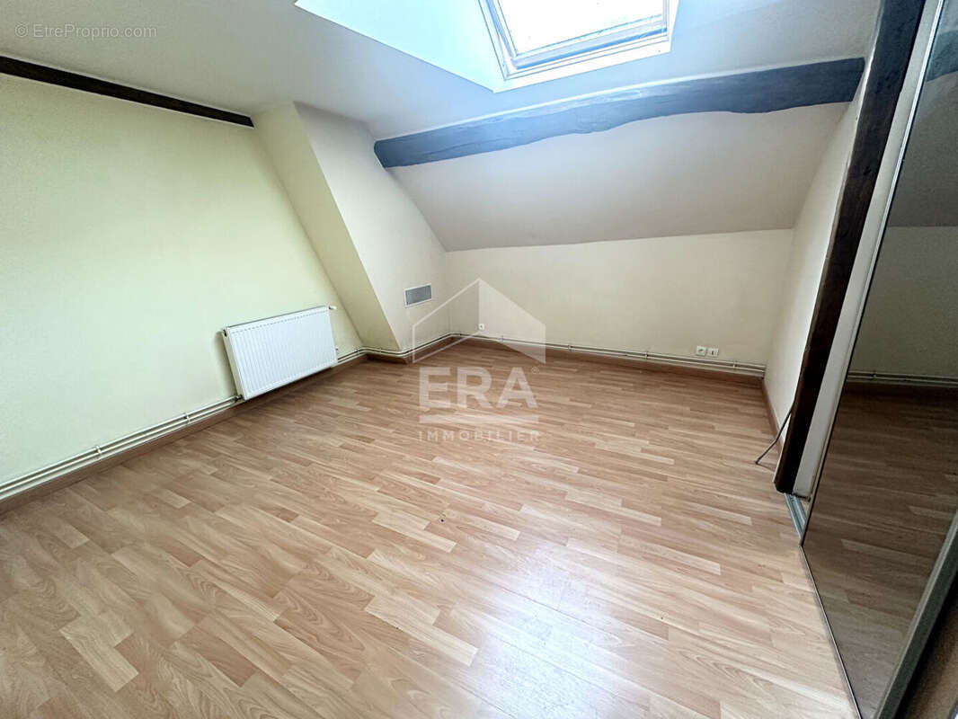 Maison à VILLENEUVE-LA-GUYARD