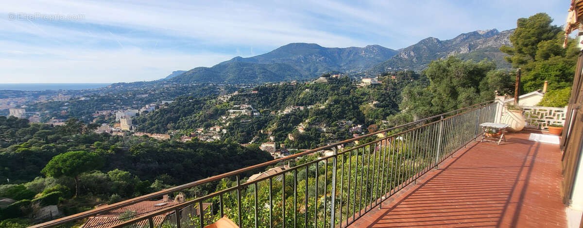 Appartement à MENTON