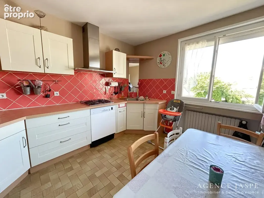 Maison 7 pièces 189 m² à vendre à Saint-Just-Saint-Rambert (42170) - photo 4