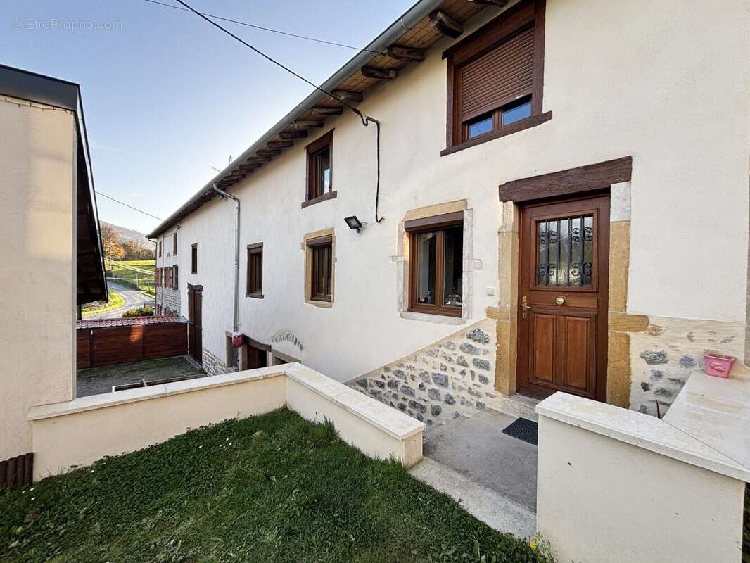 Maison à SAINT-DIDIER-SUR-BEAUJEU