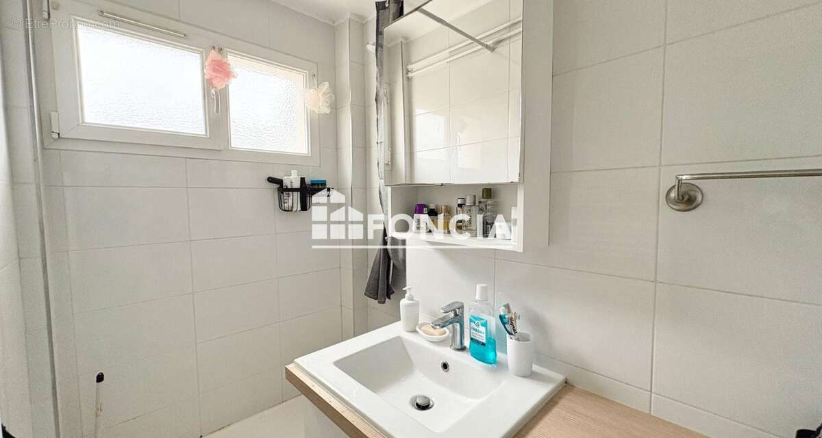 Appartement à SARTROUVILLE