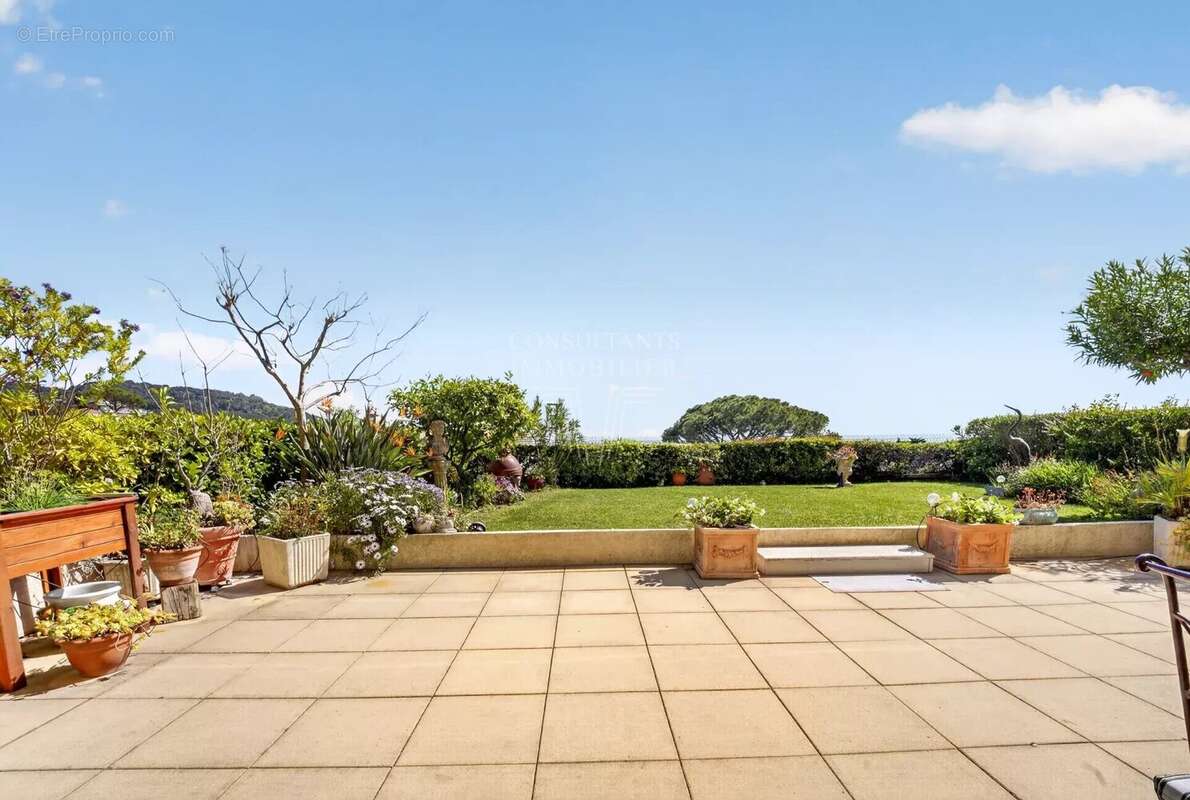 Appartement à LE CANNET