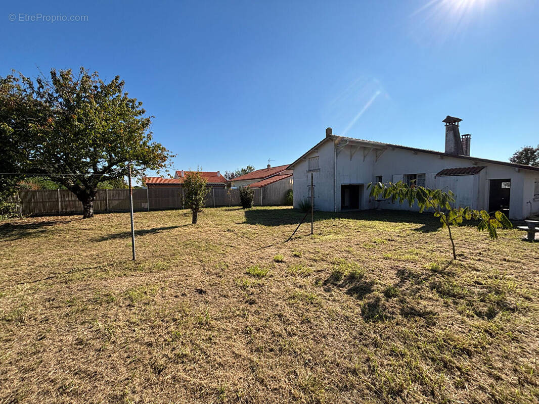 Maison à VAUX-SUR-MER