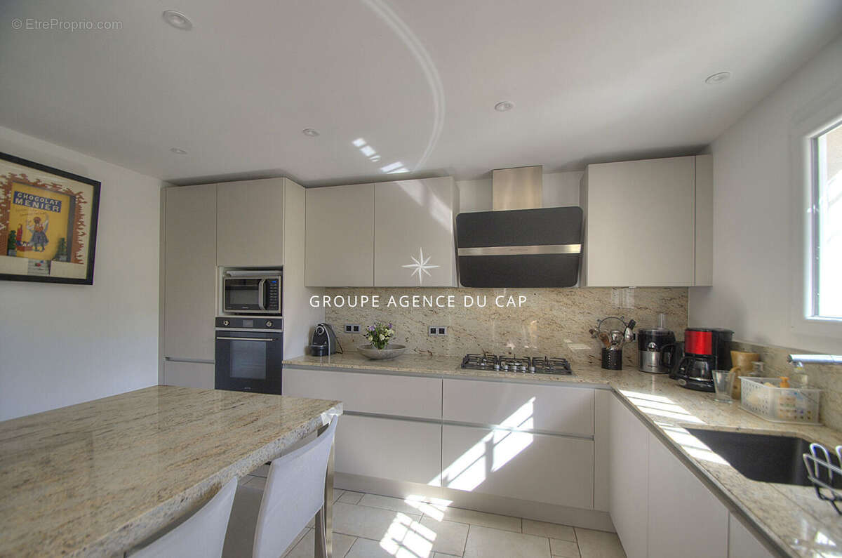 Maison à PUGET-SUR-ARGENS