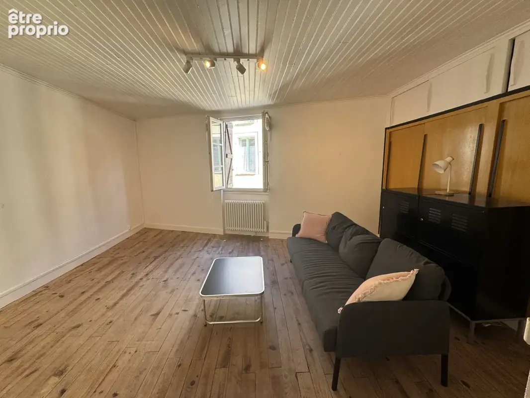 Maison de village en pierre de 76 m2, une cuisine/salle à manger, un séjour , 2 chambres et cave voutée - photo 2
