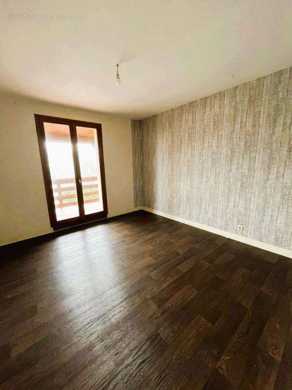 Maison à CHAMPCEVINEL