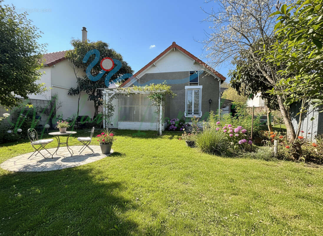 Maison à ROSNY-SUR-SEINE