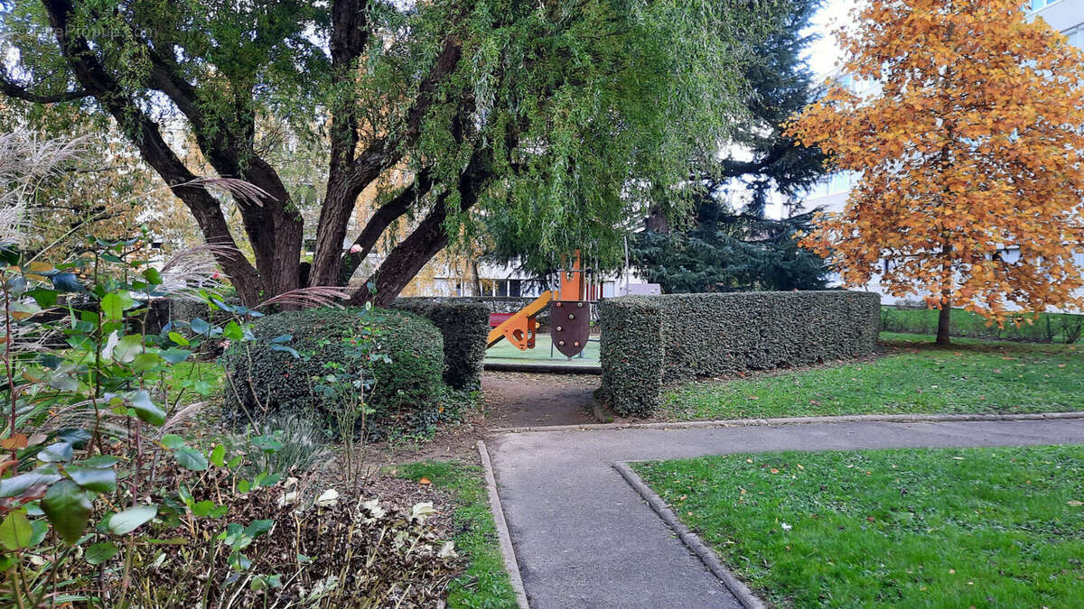 Appartement à FONTENAY-LE-FLEURY