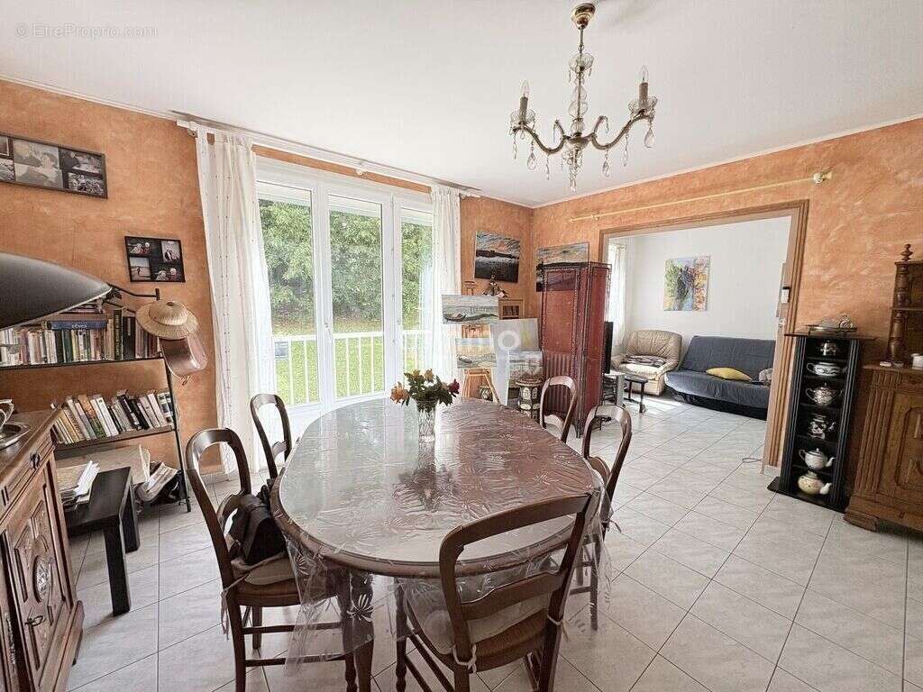 Appartement à CARBON-BLANC