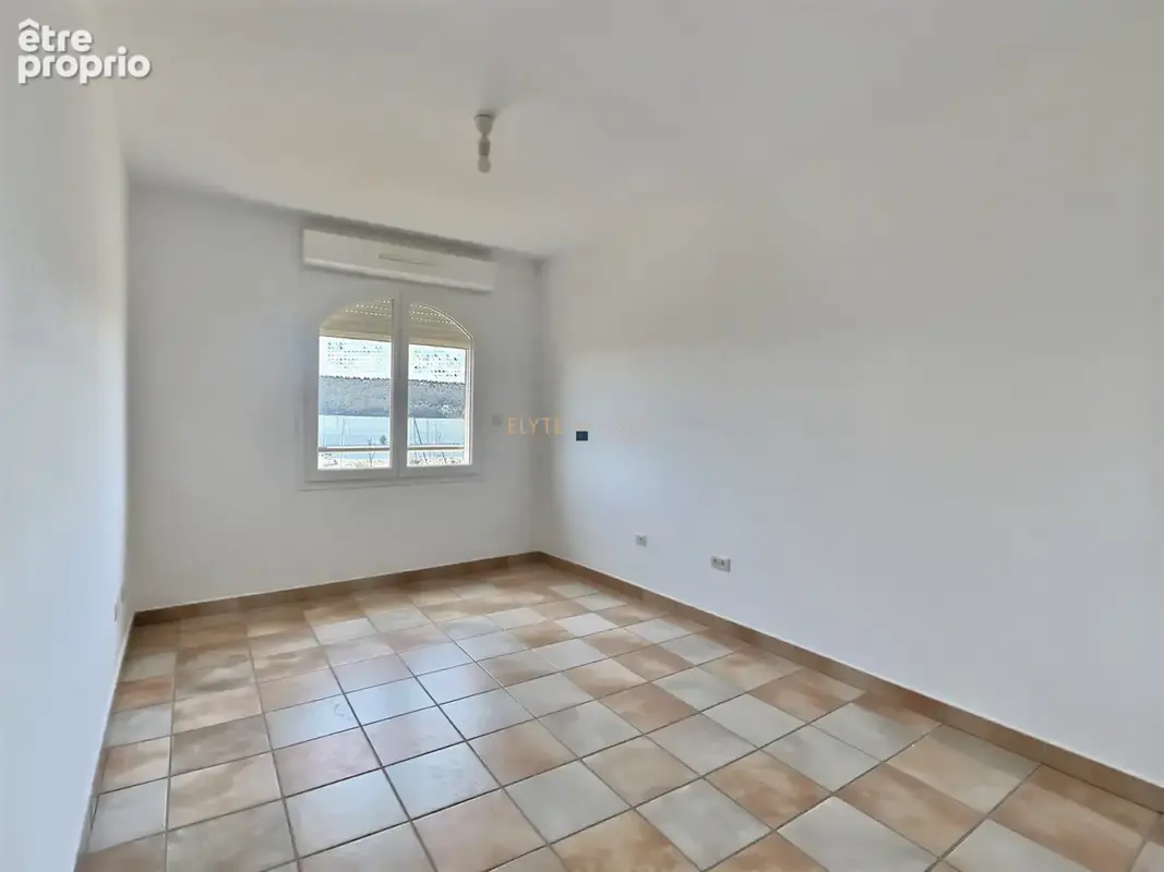 Appartement 82 m² à Saint-Chamas  - photo 5