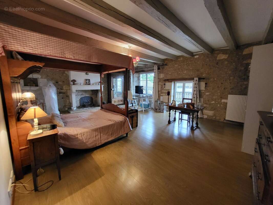 Maison à LA CHAPELLE-MOULIERE