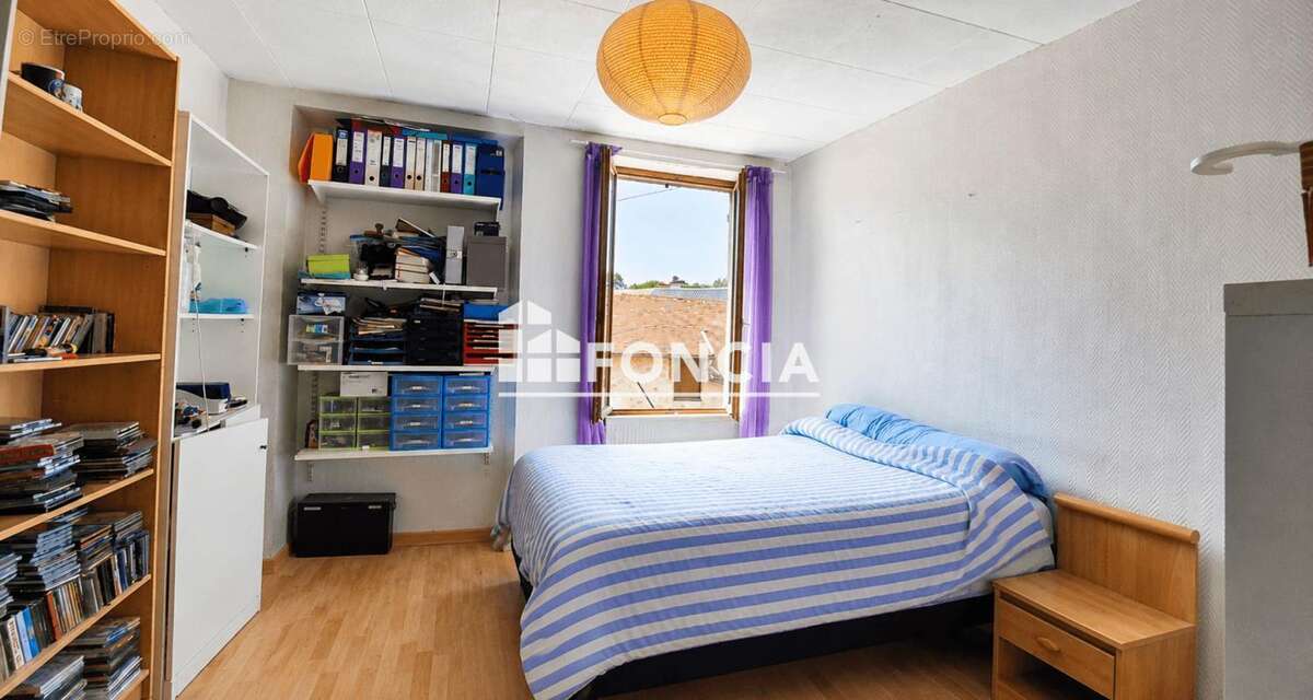 Maison ancienne avec garage, terrasse et beau potentiel d’évolution – Secteur Coincy - photo 5