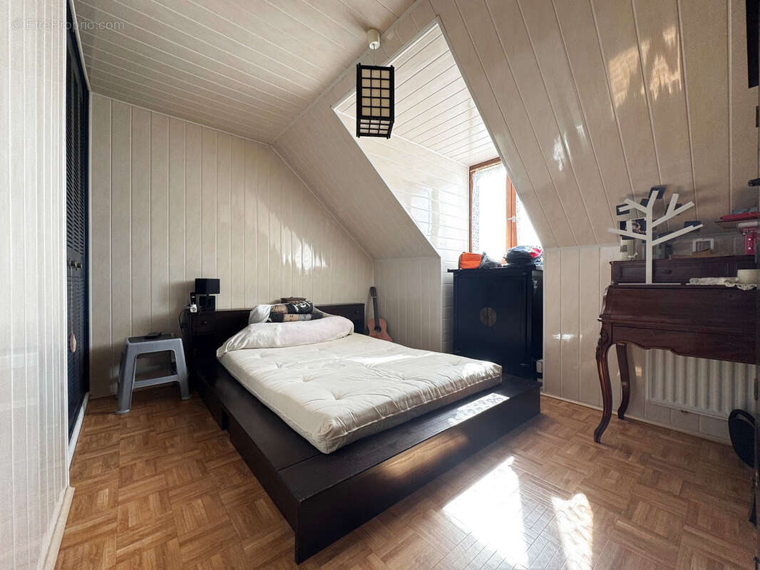 Maison à MARLY-LA-VILLE