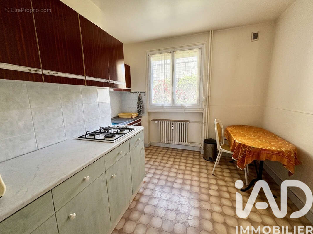 Photo 4 - Appartement à LE CHAMBON-FEUGEROLLES