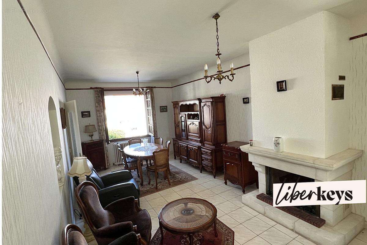 Maison 114m2 - Terrain divisible de 1801 m2 - Chatellerault Nord - photo 8
