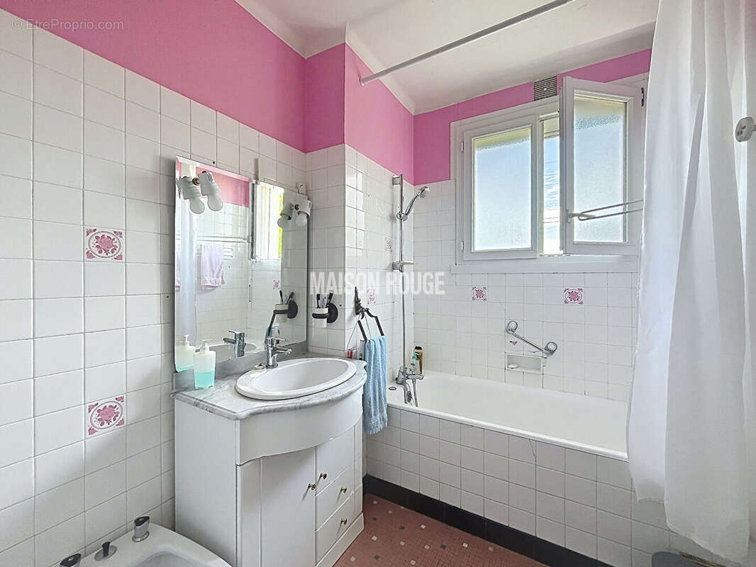 Maison avec beau potentiel, commerces et mer accessibles à pied - photo 7