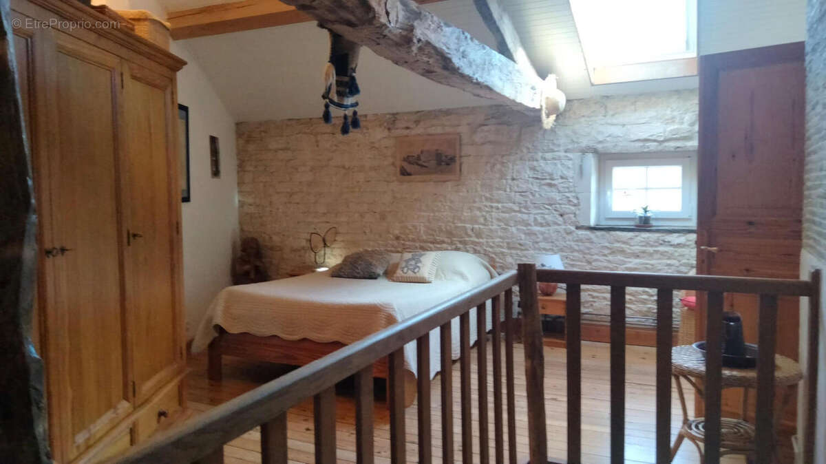 GITE - Maison à CHENON