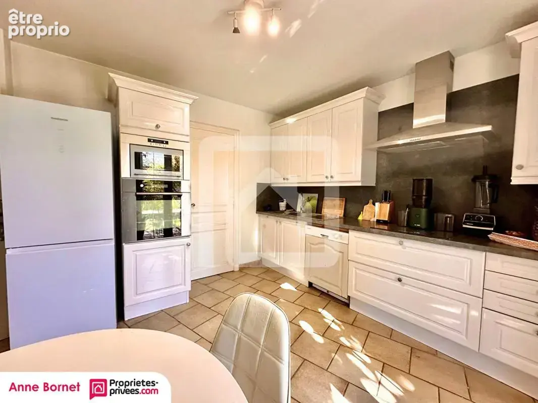 Villa individuelle 6 pièces 148 m2 avec jardin arboré, terrasse et cave - photo 7