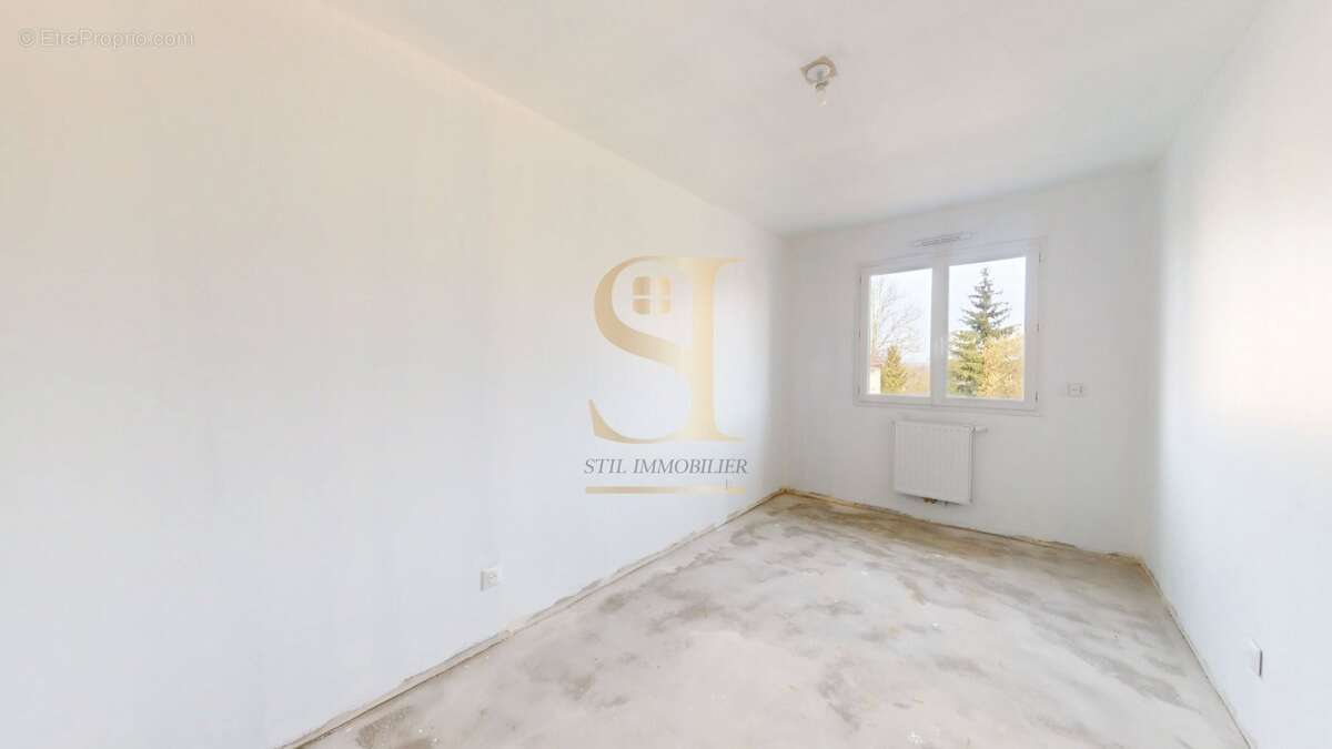 Maison à COMBS-LA-VILLE